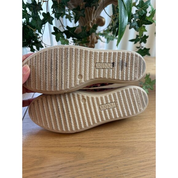 Keds  Size 7 Pink Floral Patterned Canvas Lace-Up Casual  Skecher Shoe - Picture 7 of 8